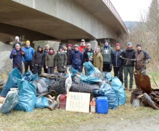 Die Helfer, die am Umwelttag des Shred-Erz-Vereins mit anpackten, sammelten diesmal wieder mehr als 1,5 Tonnen Müll. 