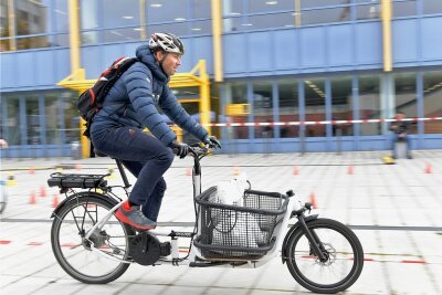 Im Herbst 2020 wurden auf dem Campus verschiedene Lastenräder getestet. Ab Frühling können auch Freiberger vom Auto auf sogenannte "CityPeds" umsteigen.