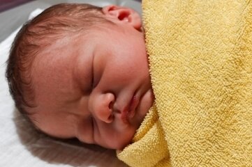 Ragnar Einenkel ist 100. Baby, das in diesem Jahr im DRK-Krankenhaus Chemnitz-Rabenstein geboren wurde Es wog 4100 Gramm. 