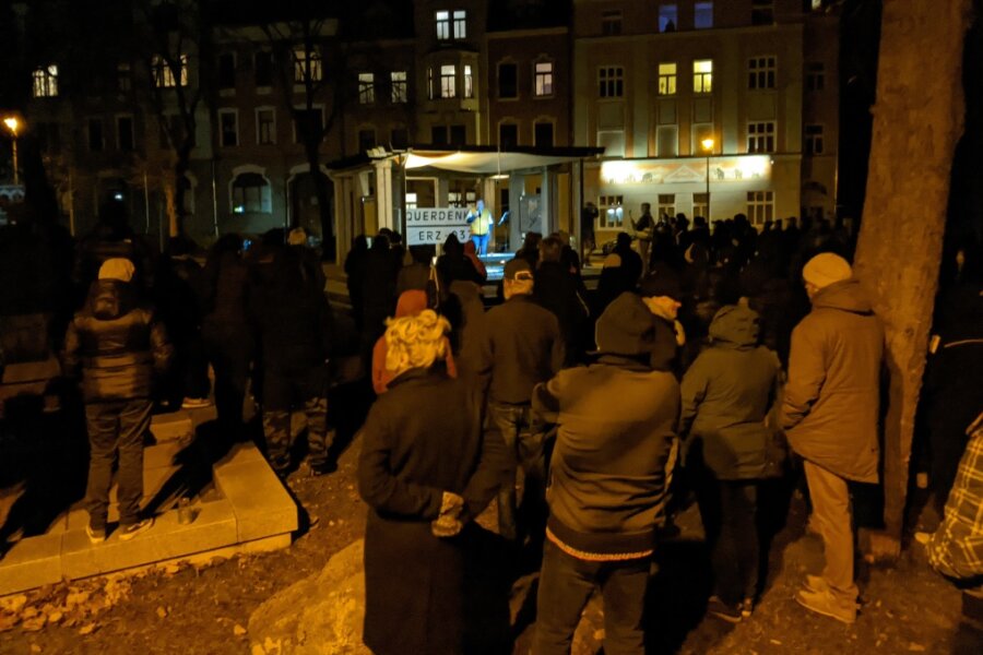 100 Teilnehmer bei Protest gegen Corona-Politik in Eibenstock - 