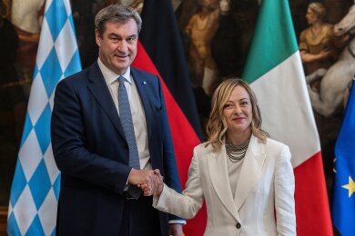 Bayerns Ministerpräsident Markus Söder und Italiens Regierungschefin Giorgia Meloni sind sich in energie-, verkehrs- und asylpolitischen Fragen recht einig.
