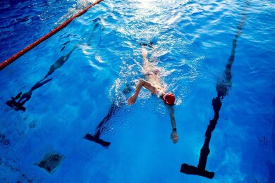 Die DLRG hat so viele Mitglieder wie noch nie. Die Menschen geben zum Beispiel Schwimmunterricht oder werden Rettungsschwimmer.