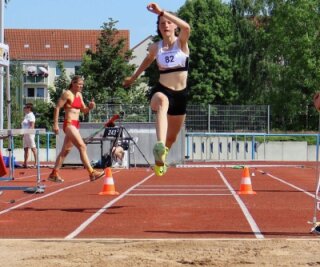Beim Bergstadtmeeting im Sommer gewann Katharina Rissom im Weitsprung. Auch bei den Mehrkampf-Kreismeisterschaften in Frankenberg gehörte diese Disziplin zum Block Wurf - mit 4,90 m kam sie zwar nicht an ihre Bestweite heran, aber es reichte zum Sieg. 