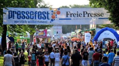 140.000 Besucher feierten beim Pressefest in Chemnitz - Vertrautes Bild: Tausende strömten in den Küchwald.