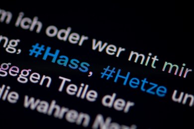 Polizei und Staatsanwaltschaft sind am Donnerstag auch in Sachsen gegen Hass und Hetze im Internet vorgegangen.