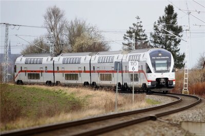 Ein neuer Intercity-Zug der Deutschen Bahn. Auf bundesweit acht Strecken können diese Züge mit Nahverkehrstickets genutzt werden. Das 9-Euro-Ticket wird aber nur auf zwei Verbindungen anerkannt. 