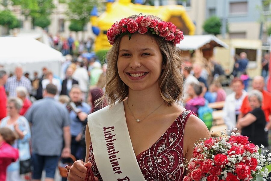 Die Gymnasiastin Ruby Schramm ist beim Lichtensteiner Rosenfest am Wochenende zur Rosenprinzessin gekrönt worden. 