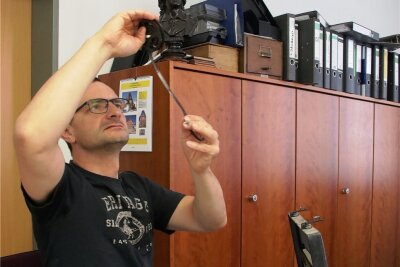 16-mm-Projektor gesucht: Alte Schmalfilme verraten einiges über Lengenfeld - Auf den Schmalfilmen könnte es noch Interessantes zu entdecken geben. Für die 8-Millimeter-Filme hat Museumsleiter Michael Heuck inzwischen einen Projektor. Für die 16-mm-Filme wird noch einer gesucht. 