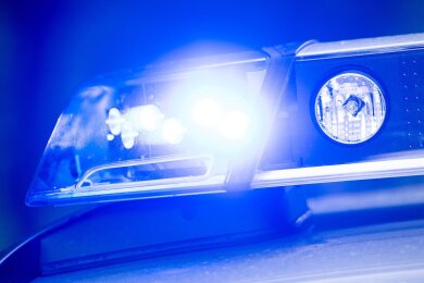 Die Polizei ist zu einem leerstehenden Reihenhaus in Plauen gerufen worden. Diebe hatten eine Gasleitung beschädigt.