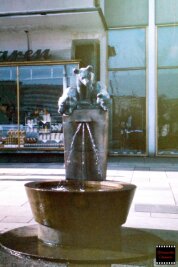 Der Bärenbrunnen mit der Plastik von Otto Pilz aus dem Jahr 1914, die vor über 20 Jahren von Unbekannten gestohlen wurde. Einige Chemnitzer engagieren sich für eine Rekonstruktion des Brunnens.