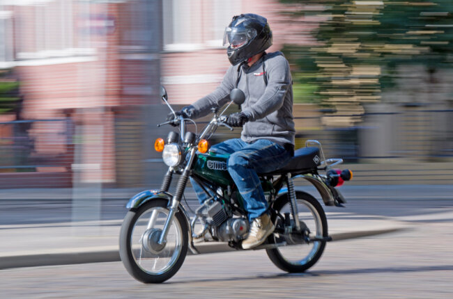 Für die Flucht vor der Polizei hatte der Jugendliche offenbar einen guten Grund: Sein Moped war getunt.