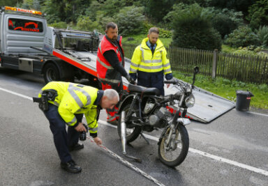 17-jähriger Mopedfahrer schwer verletzt - 
