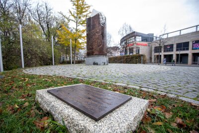 17. Juni 1953: Neue Gedenktafel nahe dem Plauener Wende-Denkmal erinnert an Volksaufstand - Die neue Gedenktafel befindet sich in Sichtweite des Plauener Wende-Denkmals.