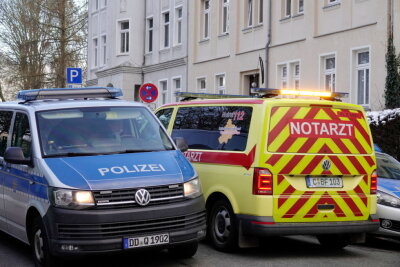 18-Jähriger sticht Frau in Chemnitzer Wohnung nieder - Haftbefehl - 