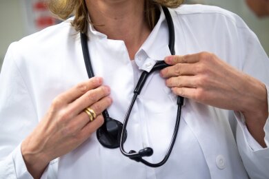Laut einer Studie haben Frauen, die von einer Ärztin behandelt werden, eine  etwas geringere Sterberate.