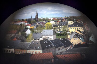 Blick auf Hainichen mit der Camera obscura. Am Sonntag kann der Trinitatiskirchturm bestiegen werden.
