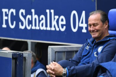 Die aktuelle Entwicklung beim FC Schalke 04 bereitet Huub Stevens Sorgen.