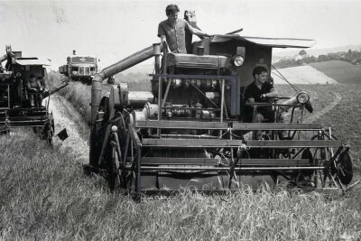1962: Ernteschlacht - In der Region wird um jedes Korn gekämpft - Auch die Bauern der LPG "Freier Bauer" Zettlitz ziehen im Sommer 1962 in die Ernteschlacht. 