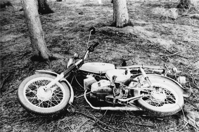 1987: Ein Mord im Vogtland, der nach 30 Jahren aufgeklärt wurde - Mit diesem Simson-Moped war das Opfer unterwegs. 