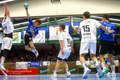 2. Handball-Bundesliga: EHV Aue kassiert Packung in Hüttenberg - Der EHV Aue, Shin Izumoto in Aktion in einer früheren Begegnung, unterlag auch in Hüttenberg deutlich.