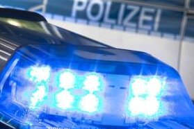 20.000 Euro Schaden bei Zusammenstoß auf Kreuzung - Im Ortsteil Kuhschnappel von St. Egidien hat sich am Freitagnachmittag ein Verkehrsunfall mit hohem Sachschaden ereignet. 