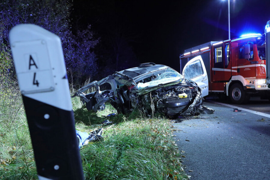 20-jähriger Beifahrer stirbt durch Unfall auf A4 bei Siebenlehn