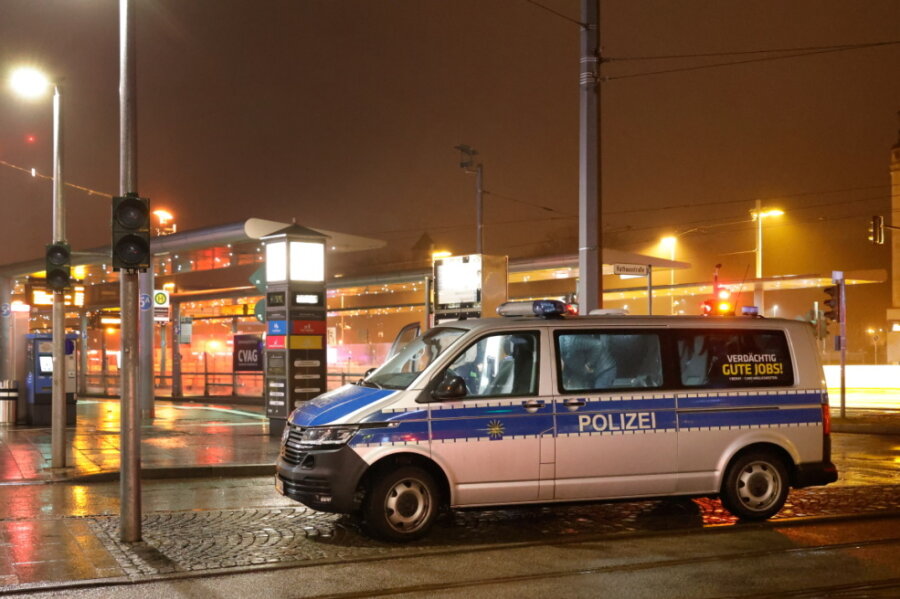 20-Jähriger in Chemnitz mit Messer bedroht: Zeugen verhindern Angriff - 