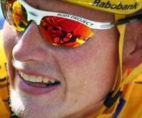20. Juli: Rasmussen darf bei der 12. Tour-Etappe starten - Vorerst darf Michael Rasmussen weiter fahren