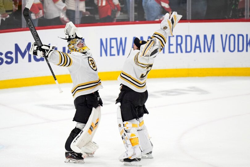 Die Boston Bruins gewinnen mit 2:1 gegen die Florida Panthers in Spiel 5 der zweiten Runde der Stanley-Cup-Playoffs.