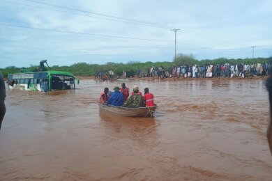 Die Regenzeit in Kenia wird in diesem Jahr durch das Wetterphänomen El Niño verstärkt. Die Folge sind Überschwemmungen (Archivbild).