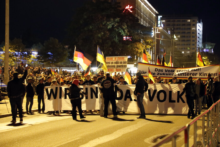 Laut Polizei nahmen an der Demonstration am Freitagabend etwa 2200 Personen teil.