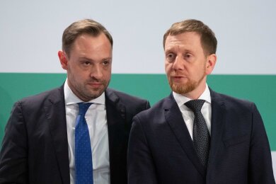 Alexander Dierks (l), CDU-Generalsekretär in Sachsen, und Michael Kretschmer (CDU), Ministerpräsident von Sachsen.