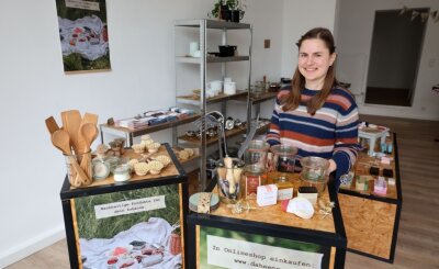 24-Jährige lebt für ihr "Daheeme" - Tatjana Franz betreibt in der Innere Schneeberger Straße 22 A in Zwickau in der "Box" einen Laden auf Zeit. Dort gibt es nützliche Dinge für Haus und Garten. Für ihren Online-Job hat sie knapp 4000 Follower.