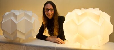 24-jährige Plauenerin lässt Opas Lampen-Manufaktur auferstehen - Vanessa Zill und ihre neuen Retro-Leuchten "Charlotta". Bald soll es sie auch in Farbe geben.