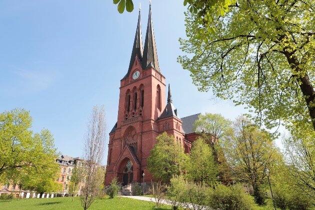 24-Jähriger verwüstet Kirche - Staatsschutz ermittelt - Die Schäden in der verwüsteten Markuskirche werden auf eine fünfstellige Summe geschätzt.