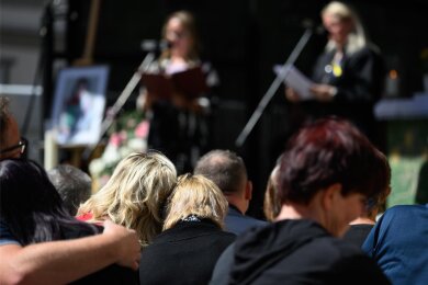 Gottesdienst für die getötete Valeriia in Döbeln am Sonntag. Am 11. Juni wurde ihre Leiche gefunden. Die Polizei geht von einem Gewaltverbrechen aus.