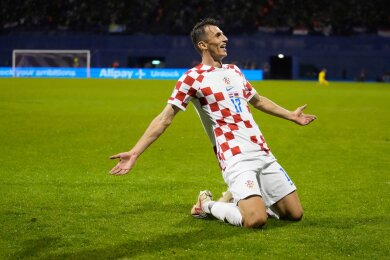 Kroatiens Ante Budimir jubelt nach einem Tor in einem Länderspiel.