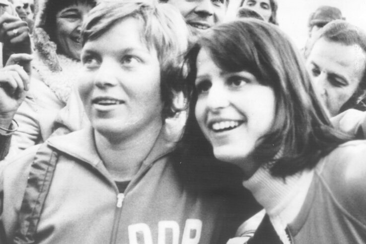Bei den Olympischen Spielen 1976 in Innsbruck belegte Ute Rührold (rechts) hinter Margit Schumann (links) den zweiten Platz. 