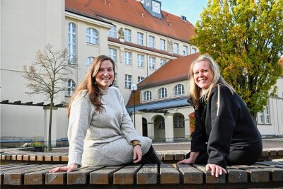 Die beiden Lehrerinnen Franka Mehringer und Juliane Tomczak (von links) sind beste Freundinnen. 