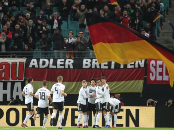 Jugend Stil Und Tempo 3 0 Der Fussball Nationalmannschaft Gegen Russland Macht Hoffnung Freie Presse Fussball