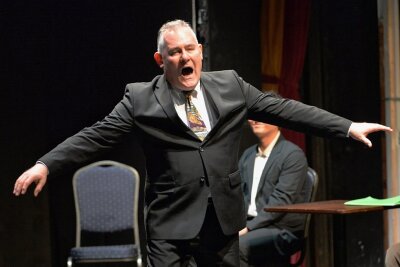 Bassbariton Frank Blees gab bei der Matinee einen Vorgeschmack auf die Komische Oper "Don Pasquale", die am Freitagabend Premiere in Freiberg hat. 