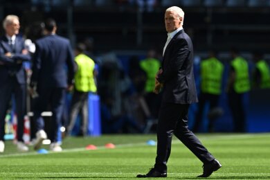 Frankreichs Trainer Didier Deschamps bleibt trotz der bisher schwachen Leistungen seiner Mannschaft gelassen.