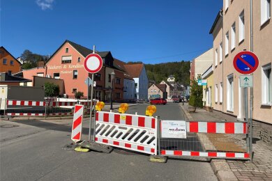 Die Neuwilkauer Straße ist derzeit zwischen Kraußbergstraße und Culitzscher Straße gesperrt.