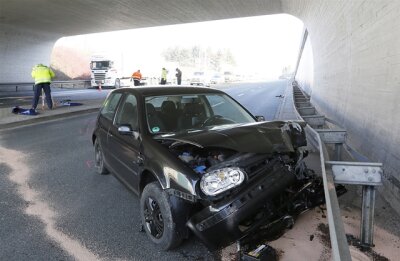 28-Jähriger bei Unfall nach Fahrspurwechsel verletzt - 