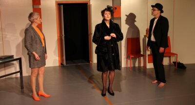 Anna Silke Röder, Oda Pretzschner und Andreas Unglaub (von links) in dem 3-Personen-Stück "One-Way-Ticket zum Mond". 