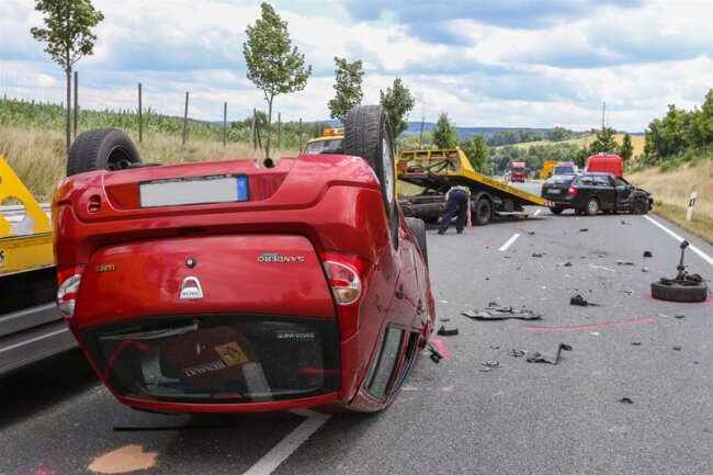 Zwei Schwerverletzte Bei Unfall Auf Der B 174 | Freie Presse - Marienberg