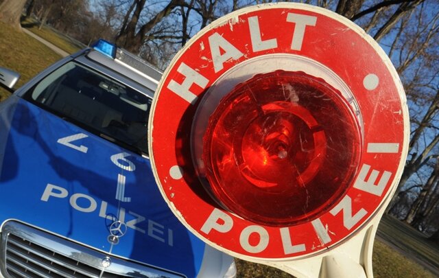 Polizisten online kennenlernen