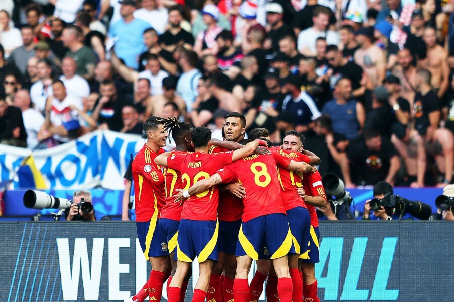 3:0 gegen Kroatien: Spanien feiert EM-Traumstart - Spanien führte bereits zur Halbzeit mit 3:0 gegen Kroatien.