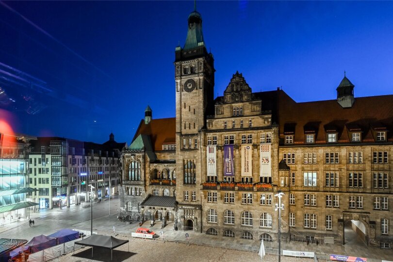 Blick auf das Neue Rathaus in Chemnitz. Hier tagt der Stadtrat.