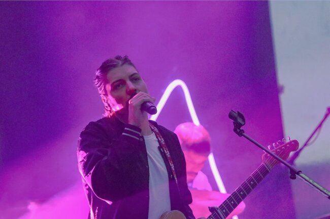 Wie Soll Ein Mensch Das Ertragen Philipp Poisel Bringt Sinnfragen In Chemnitz Auf Die Buhne Freie Presse Chemnitz